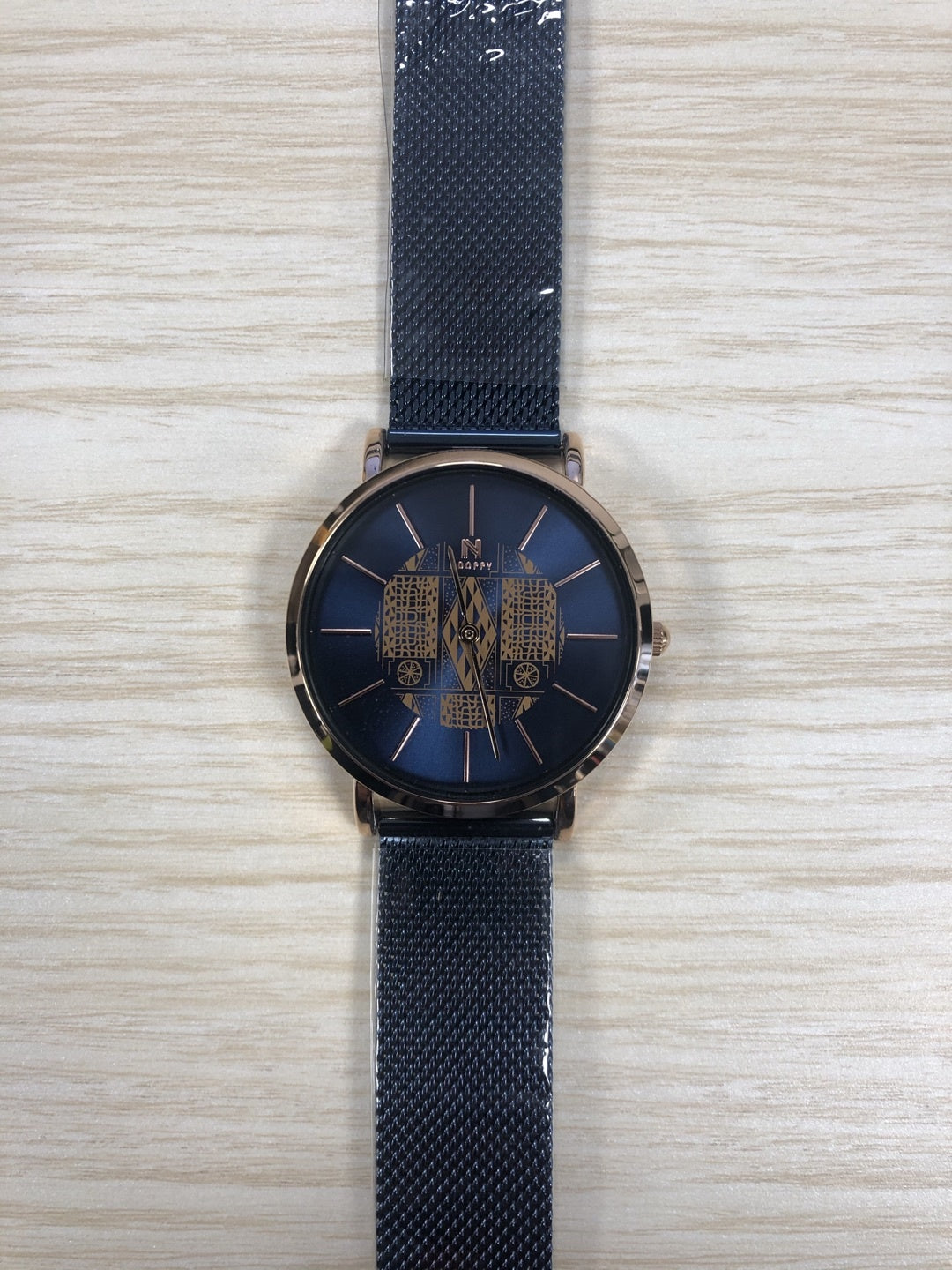  HANNAH MARTIN Minimalist Watch Rose Gold - Clean Black Background